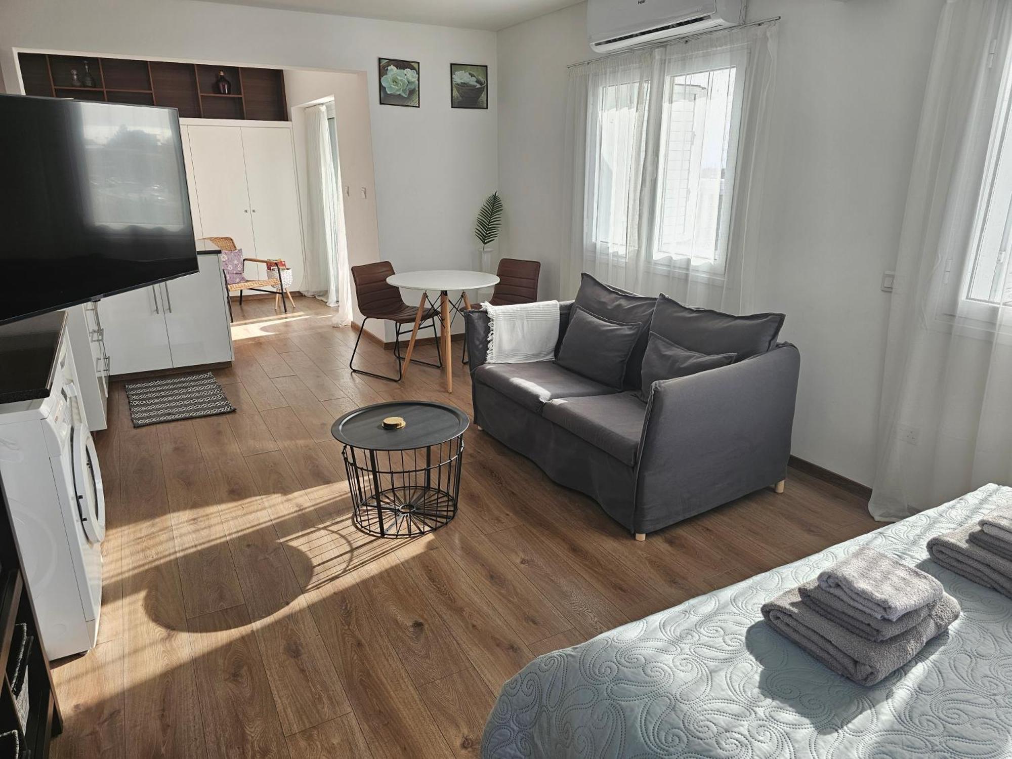 City Center Apartments Paphos ภายนอก รูปภาพ